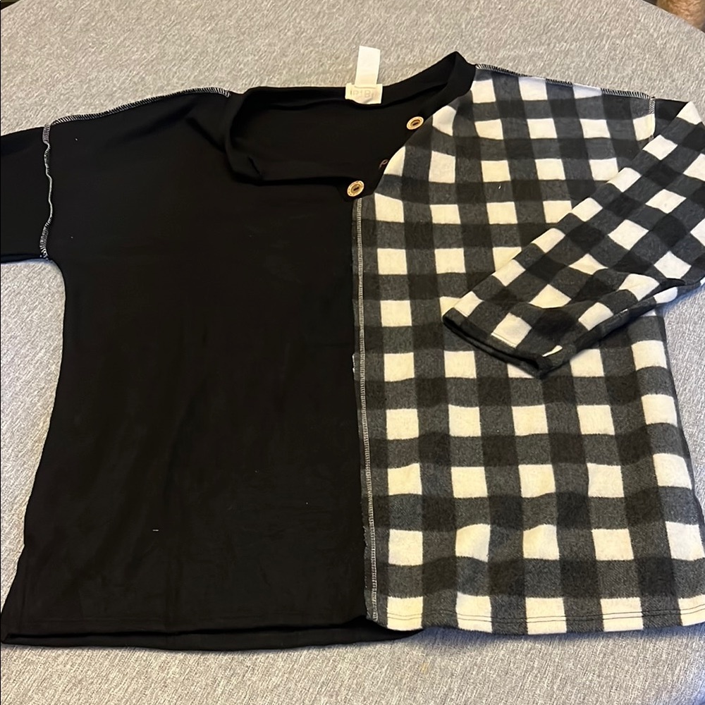 BiBi Black and White Button Down Shirt
